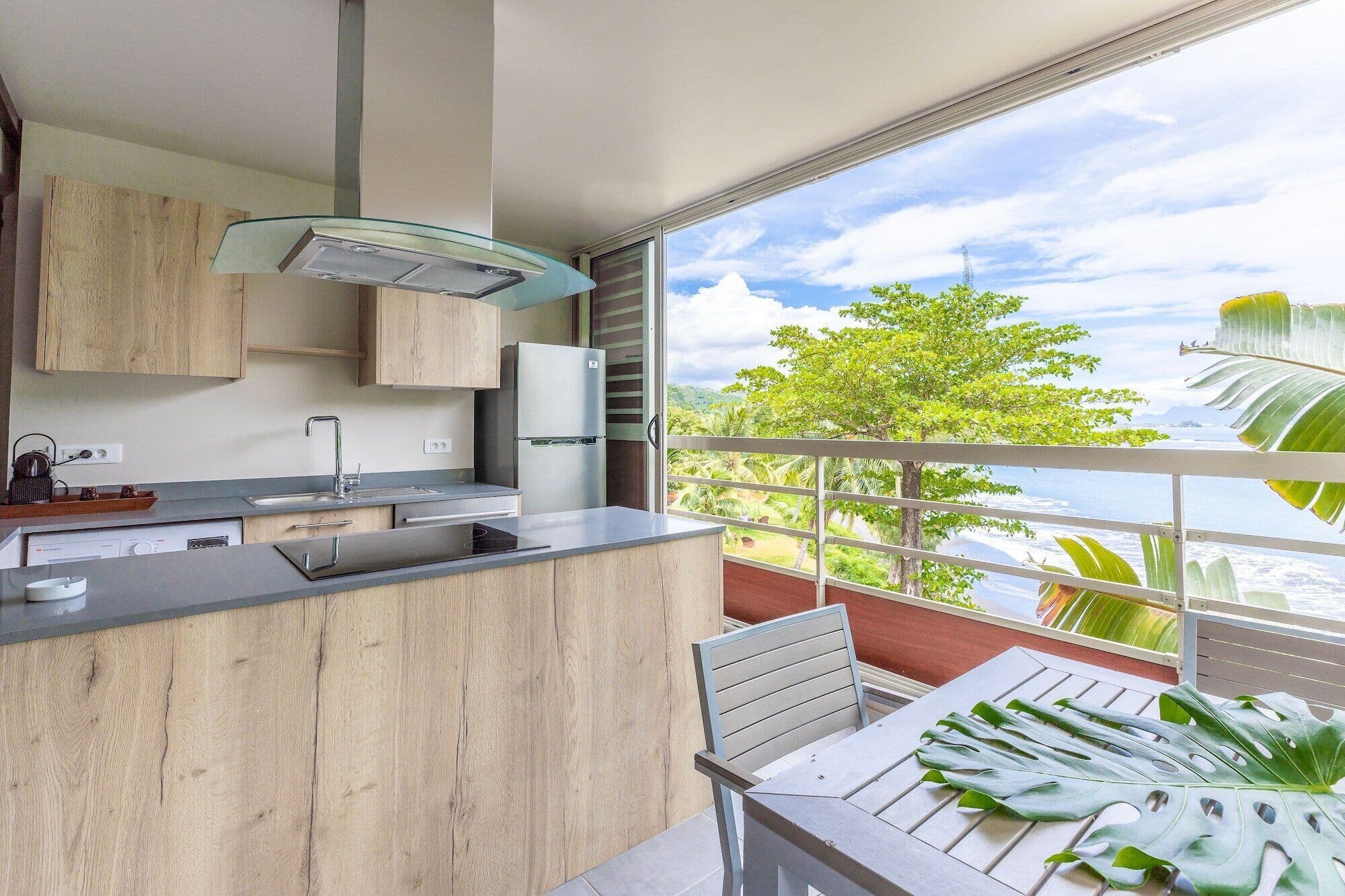 Tahiti Pearl Beach Resort — restaurant