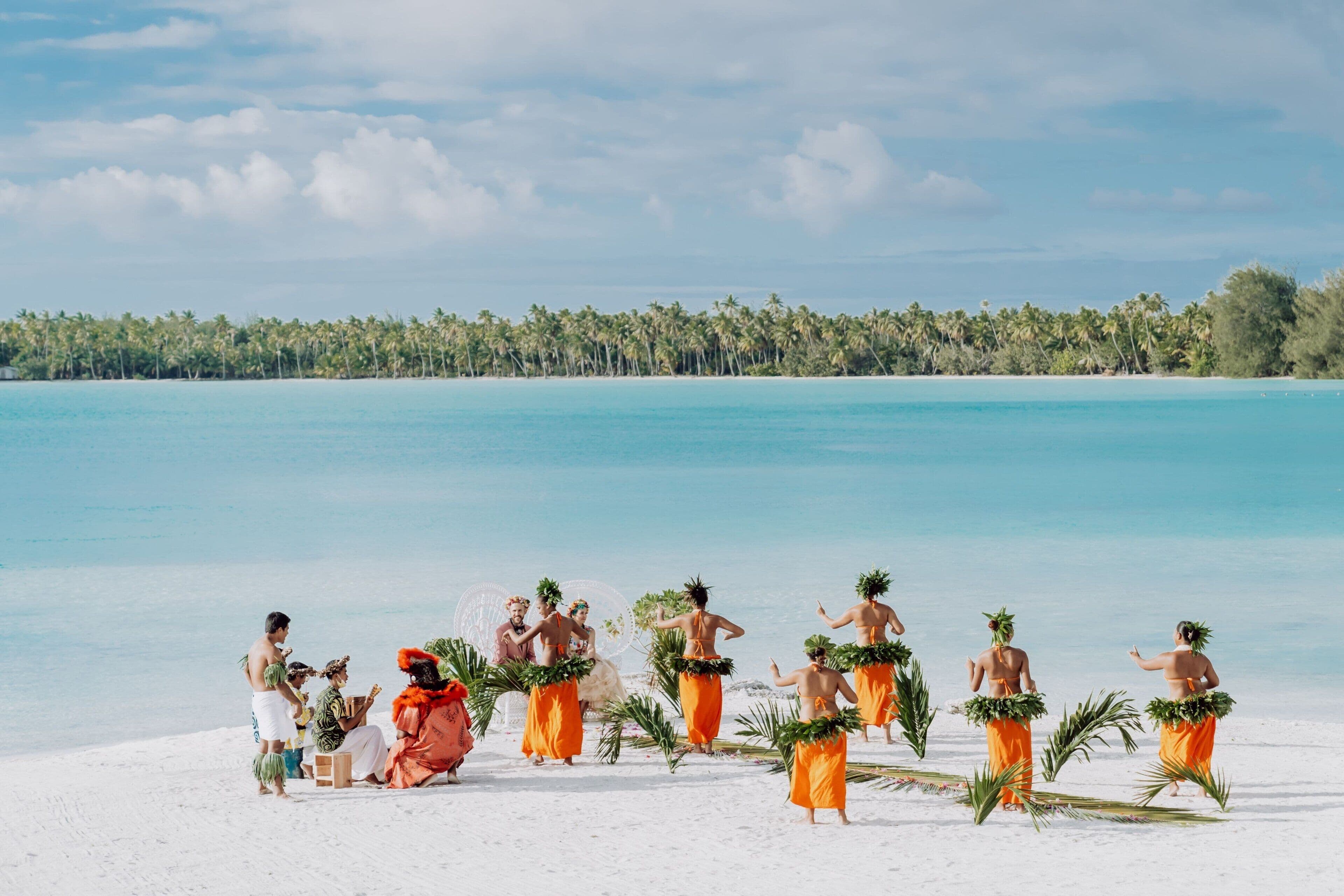 The St. Regis Bora Bora Resort — strand